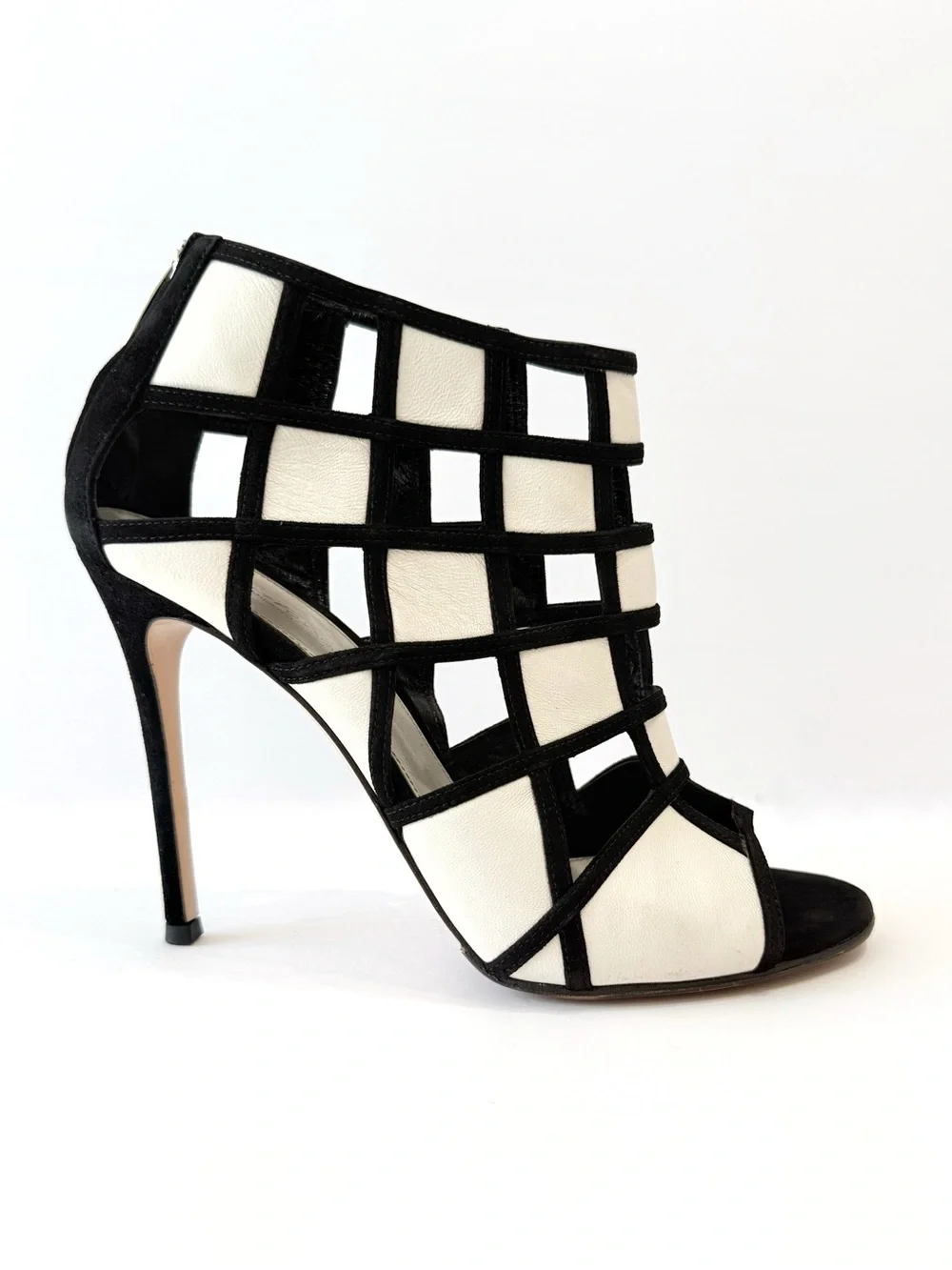 GIANVITO ROSSI BLACK SUEDE WHITE LEATHER SQUARE CUTOUT OPEN TOE BOOTIE HEELS - Picture 1 of 12
